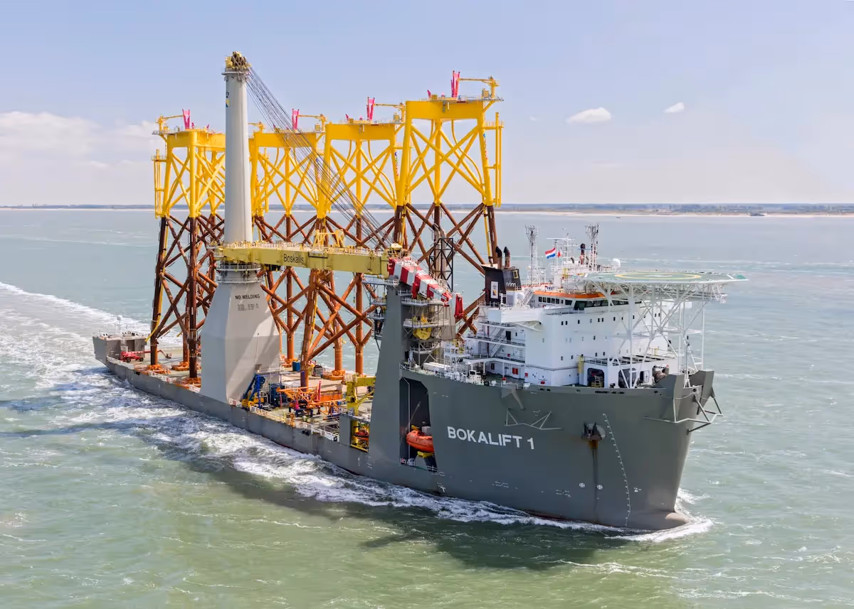 Boskalis heavy-lift vessel carrying out offshore operations